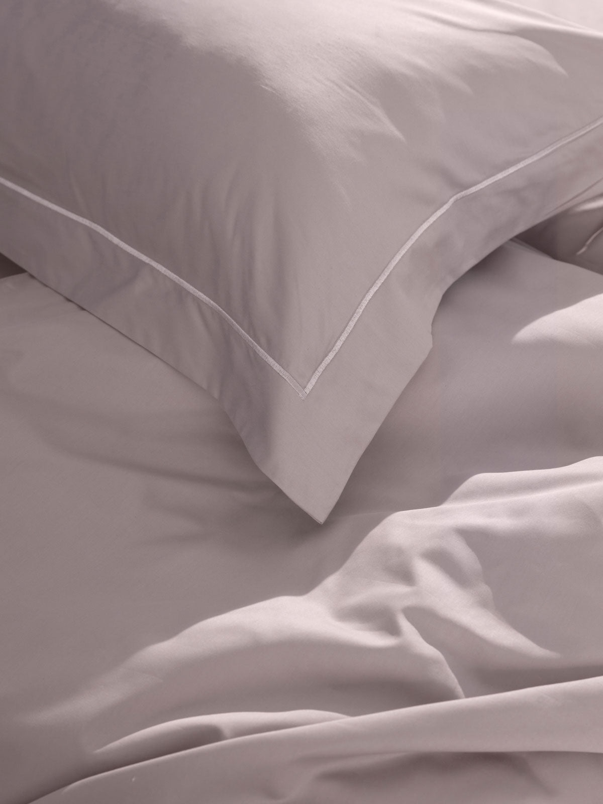 Σεντόνι Βαμβακοσατέν Omnia φλατ Powder Υπέρδιπλο (250×280) από την εταιρεία Sunshine Home