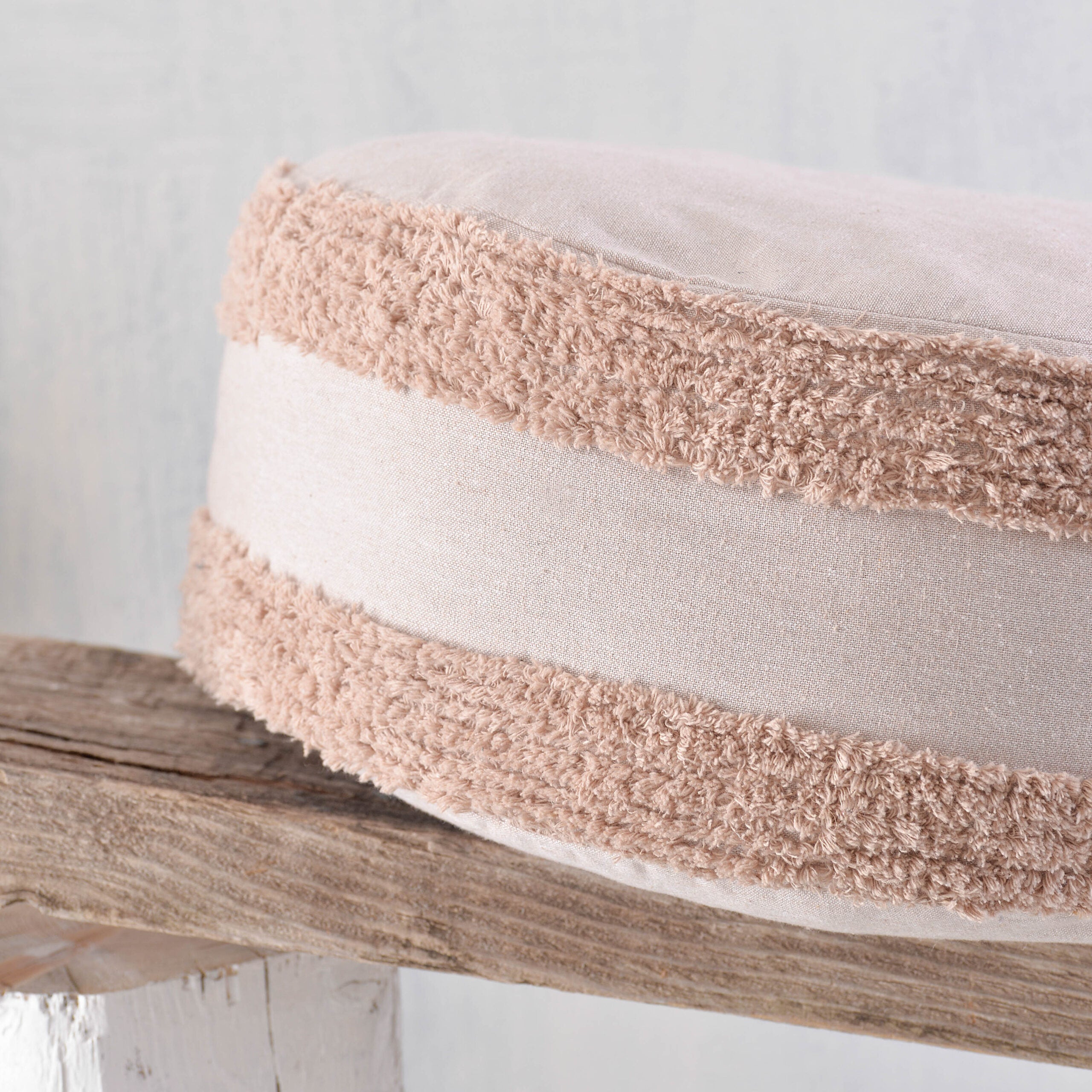 INCA Μπεζ - Μαξιλάρι Πουφ Δ45 x Υ18 Μπεζ Δ45 x Υ18 από την εταιρεία Rythmos Home