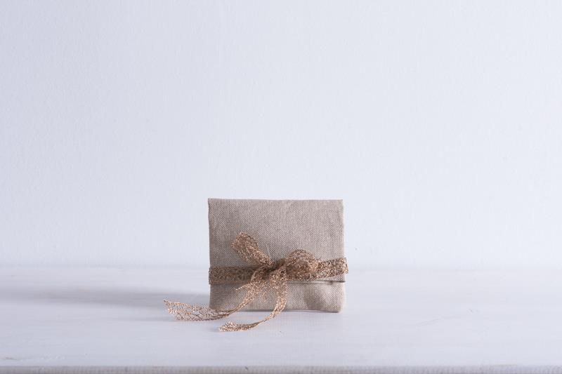 ΠΟΥΓΚΙ ΜΠΕΖ ΜΕ ΧΡΥΣΟ LUREX 12 x 17 cm
