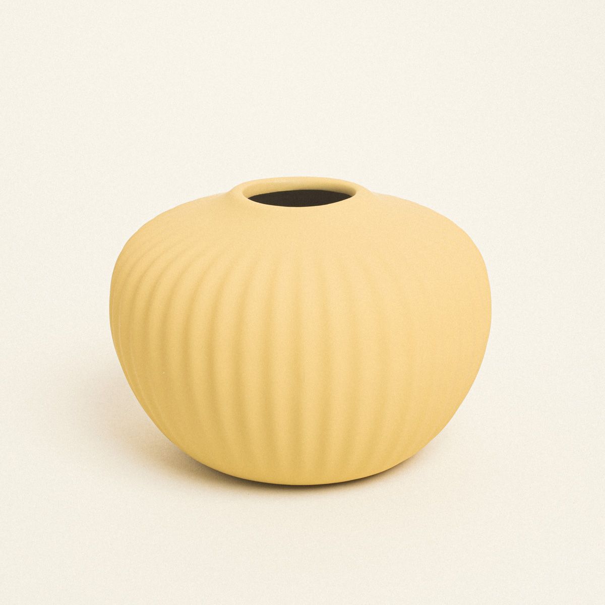 Ματ Κεραμικό Βάζο 15 cm x 11 cm