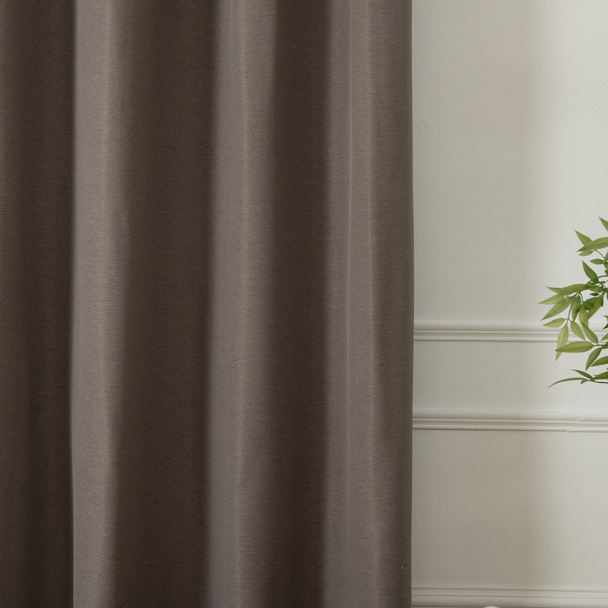 Κουρτίνα Blackout Jacquard σκίασης με 8 μεταλλικούς κρίκους Glare Art 8444 140x270 Μόκα από την εταιρεία Beauty Home