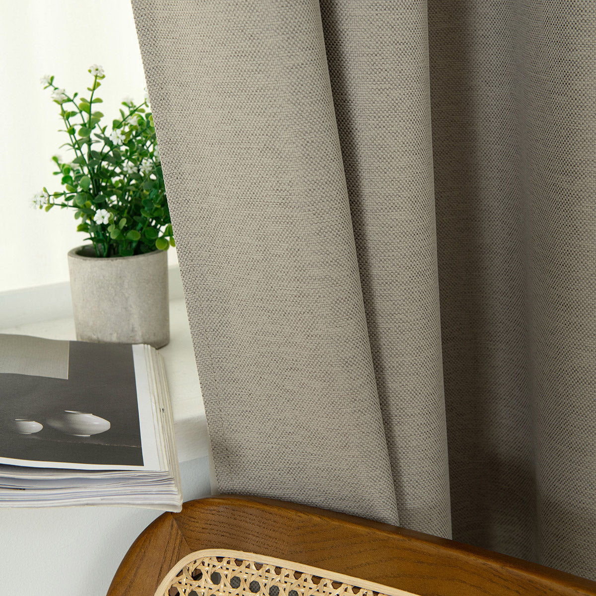 Κουρτίνα Blackout Jacquard σκίασης με 8 μεταλλικούς κρίκους Glare Art 8444 140x270 Άμμου από την εταιρεία Beauty Home