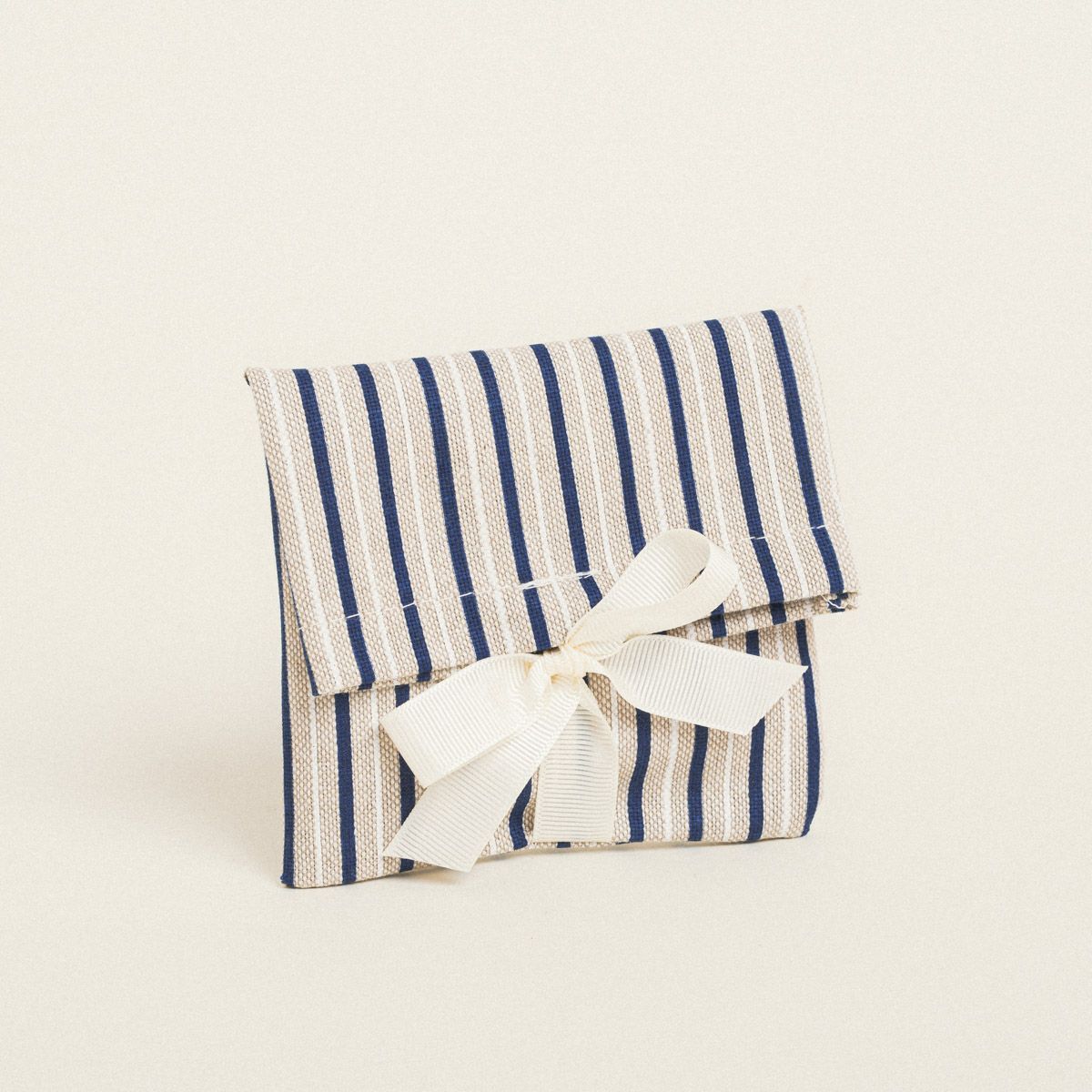 ΠΟΥΓΚΙ ΜΕ ΚΟΡΔΕΛΑ 12 x 17 cm ΡΙΓΕ ΜΠΛΕ
