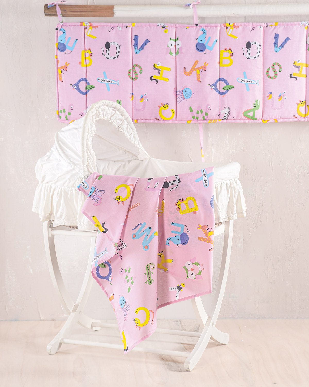 LETTERLAND Ροζ - Σετ σεντόνια βρεφικά 3 τεμ. από την εταιρεία Rythmos Home