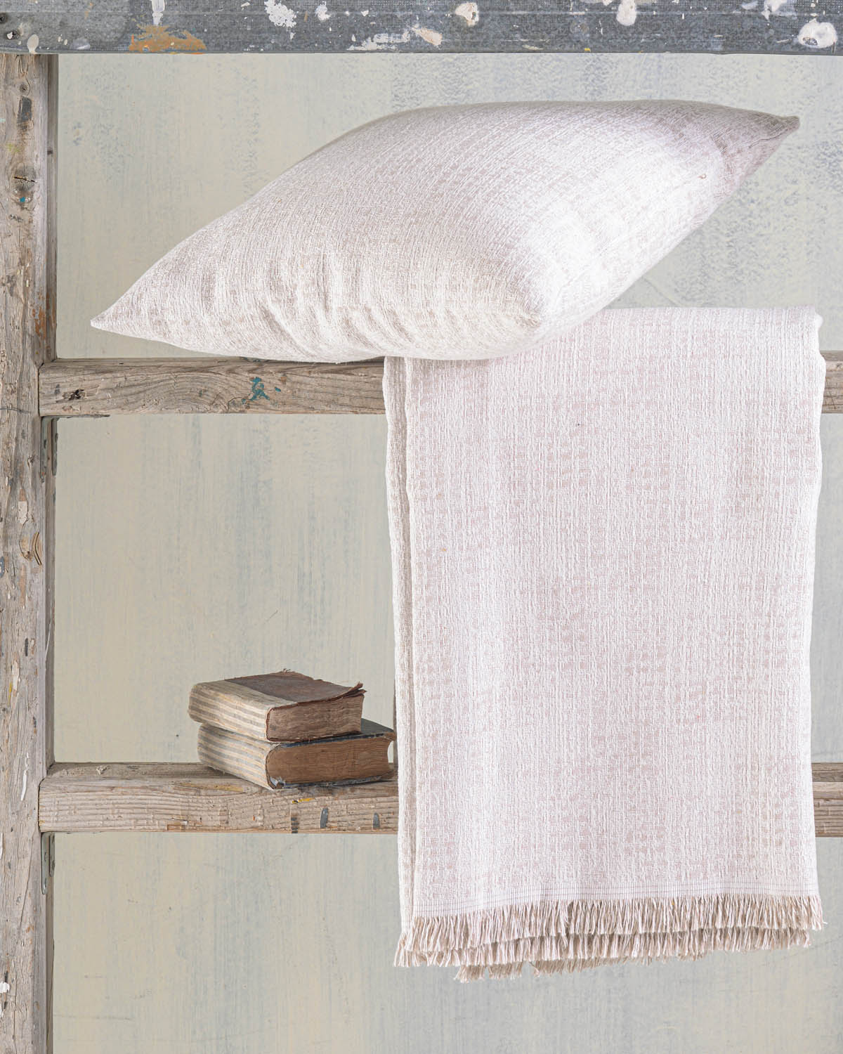 CAILIN Εκρού - Μαξιλαροθήκη από την εταιρεία Rythmos Home