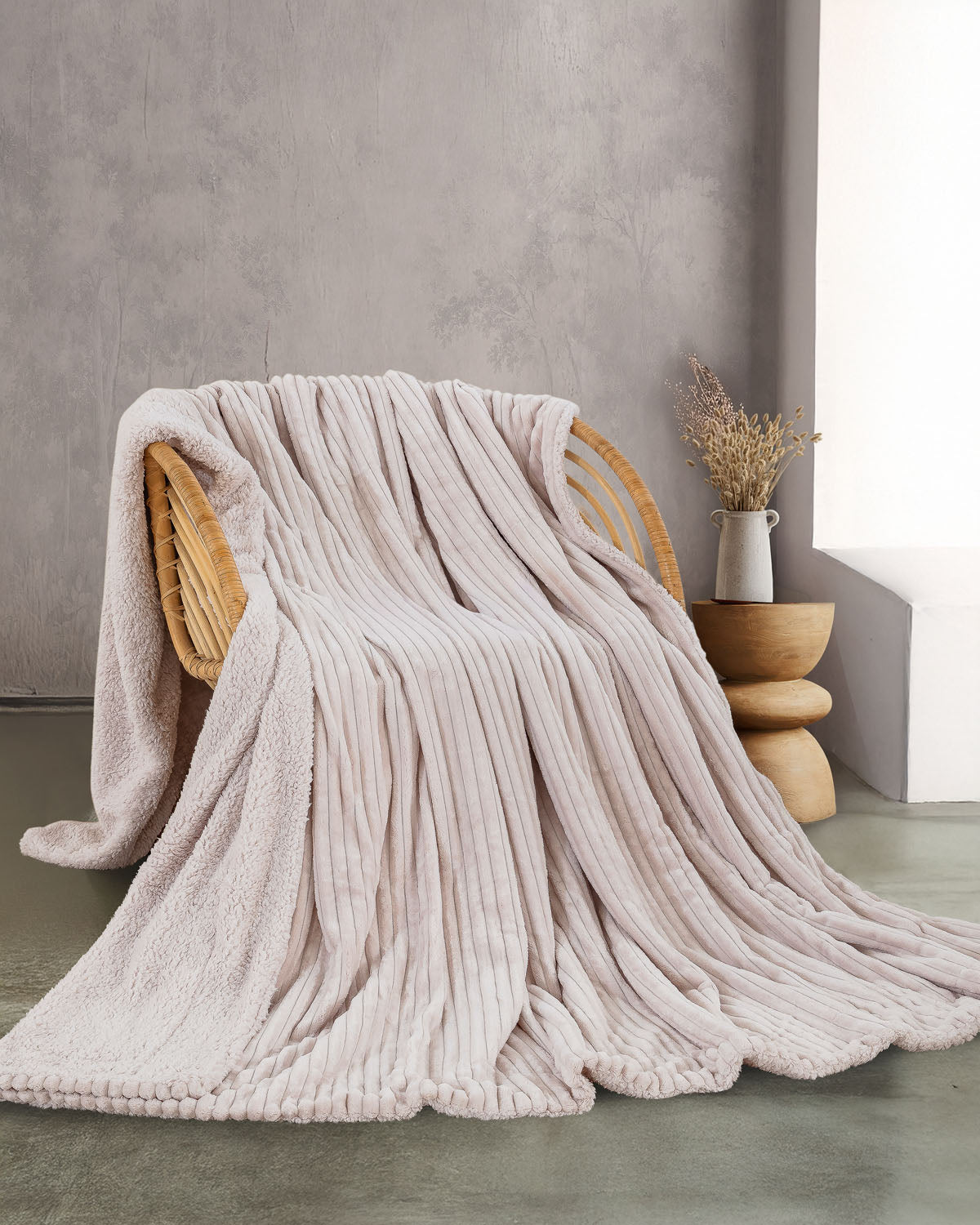 JOLLEIN - Κουβέρτα JACQUARD FLANNEL ΜΕ SHERPA Υπέρδιπλο Μπεζ 220 x 240 από την εταιρεία Rythmos Home