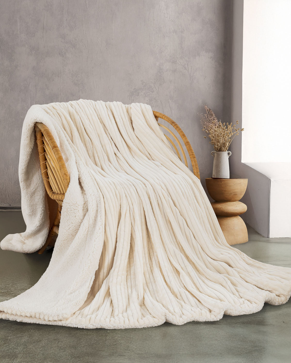 JOLLEIN - Κουβέρτα JACQUARD FLANNEL ΜΕ SHERPA Υπέρδιπλο Εκρού 220 x 240 από την εταιρεία Rythmos Home