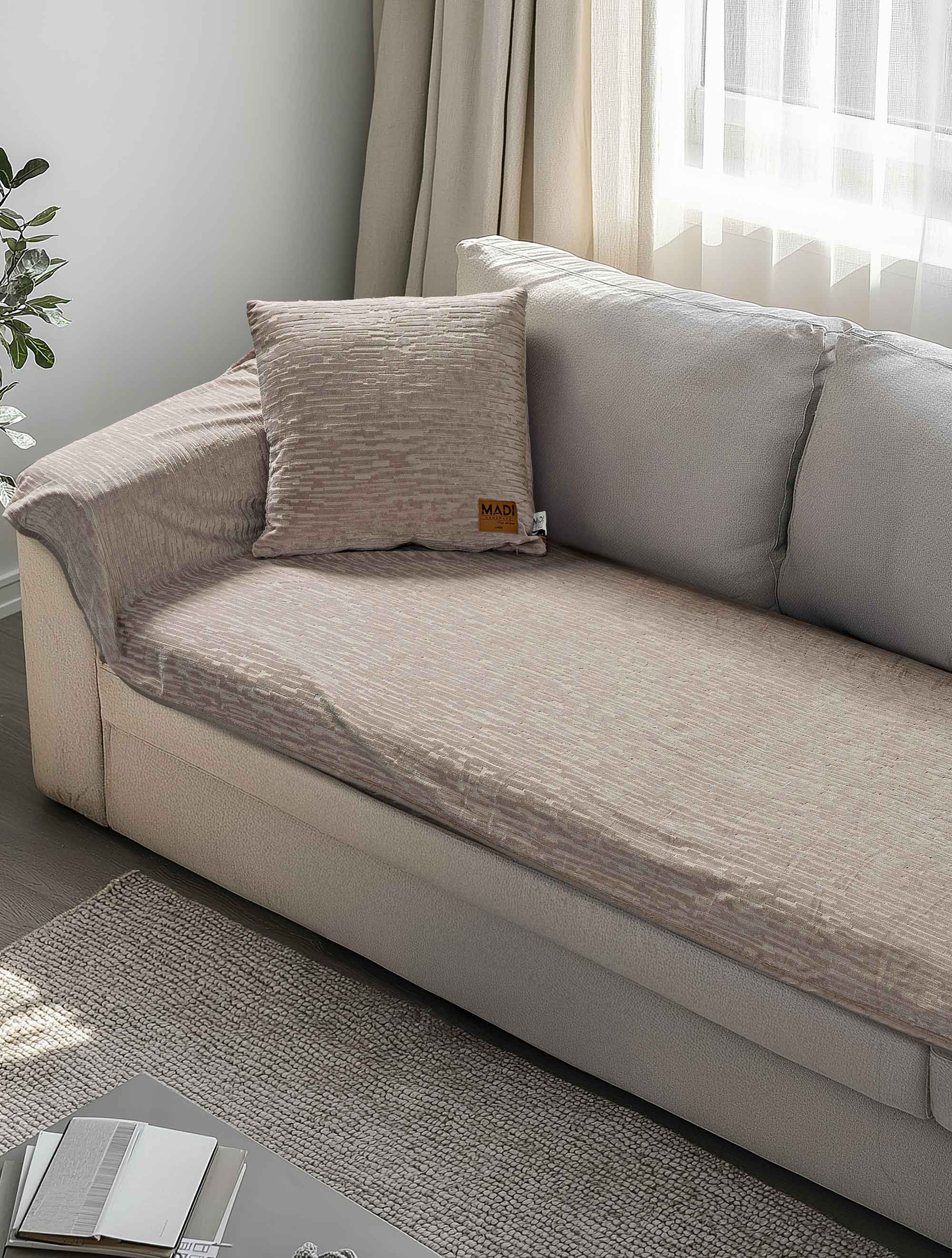 Μεμονωμένο ανάγλυφο κάλυμμα VERITAS BEIGE από την εταιρεία Madi