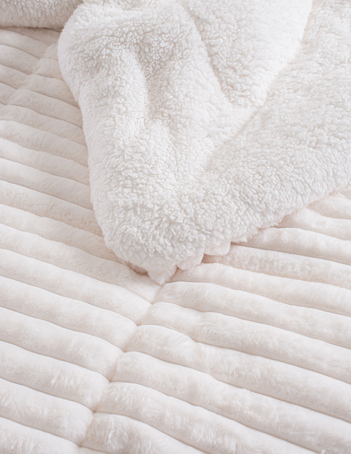 BUTTER Λευκό - Κουβερτοπάπλωμα από την εταιρεία Rythmos Home