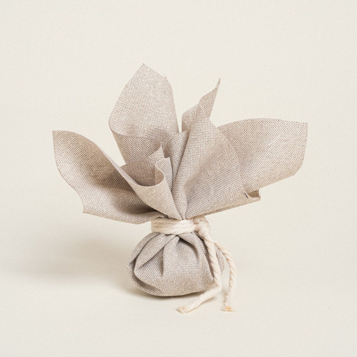 ΜΑΝΤΗΛΙ 27 x 27 cm ΜΠΕΖ ΧΡΥΣΟ LUREX