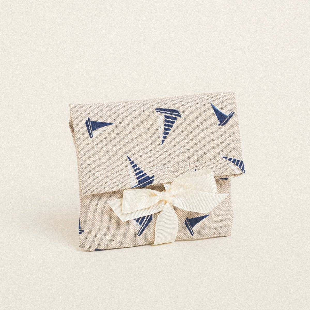 ΠΟΥΓΚΙ ΜΕ ΚΟΡΔΕΛΑ 12 x 17 cm ΜΙΝΙ ΙΣΤΙΟΦΟΡΑ