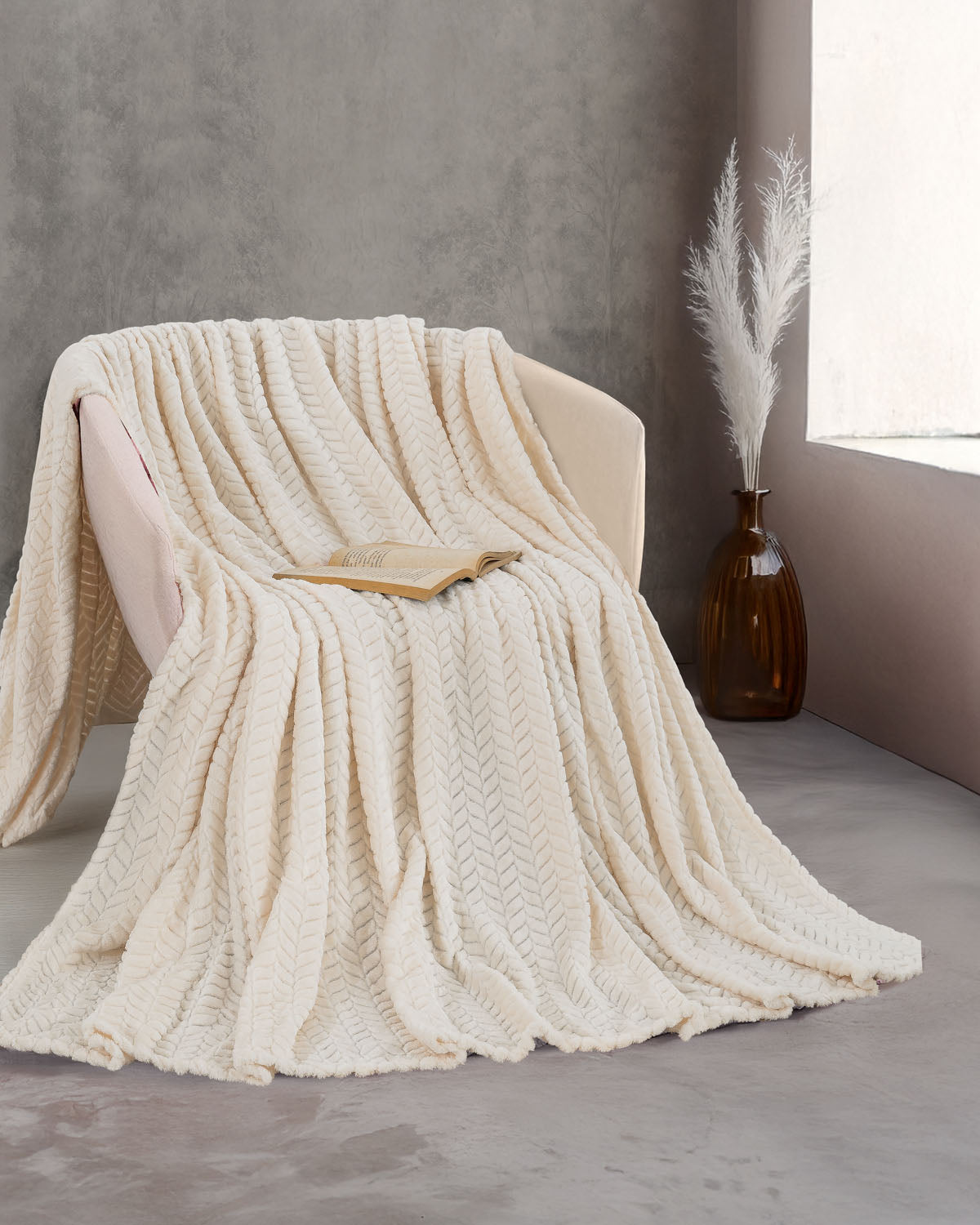 HARMONIE - Κουβέρτα JACQUARD FLANNEL Υπέρδιπλο Εκρού 220 x 240 από την εταιρεία Rythmos Home