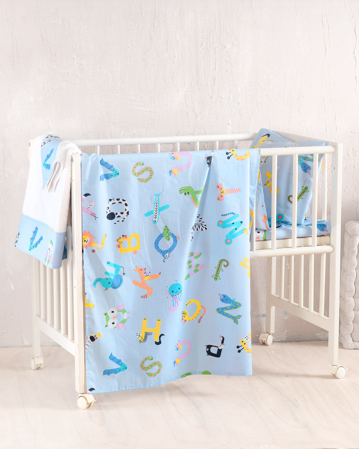 LETTERLAND Μπλε - Σεντόνι λίκνου