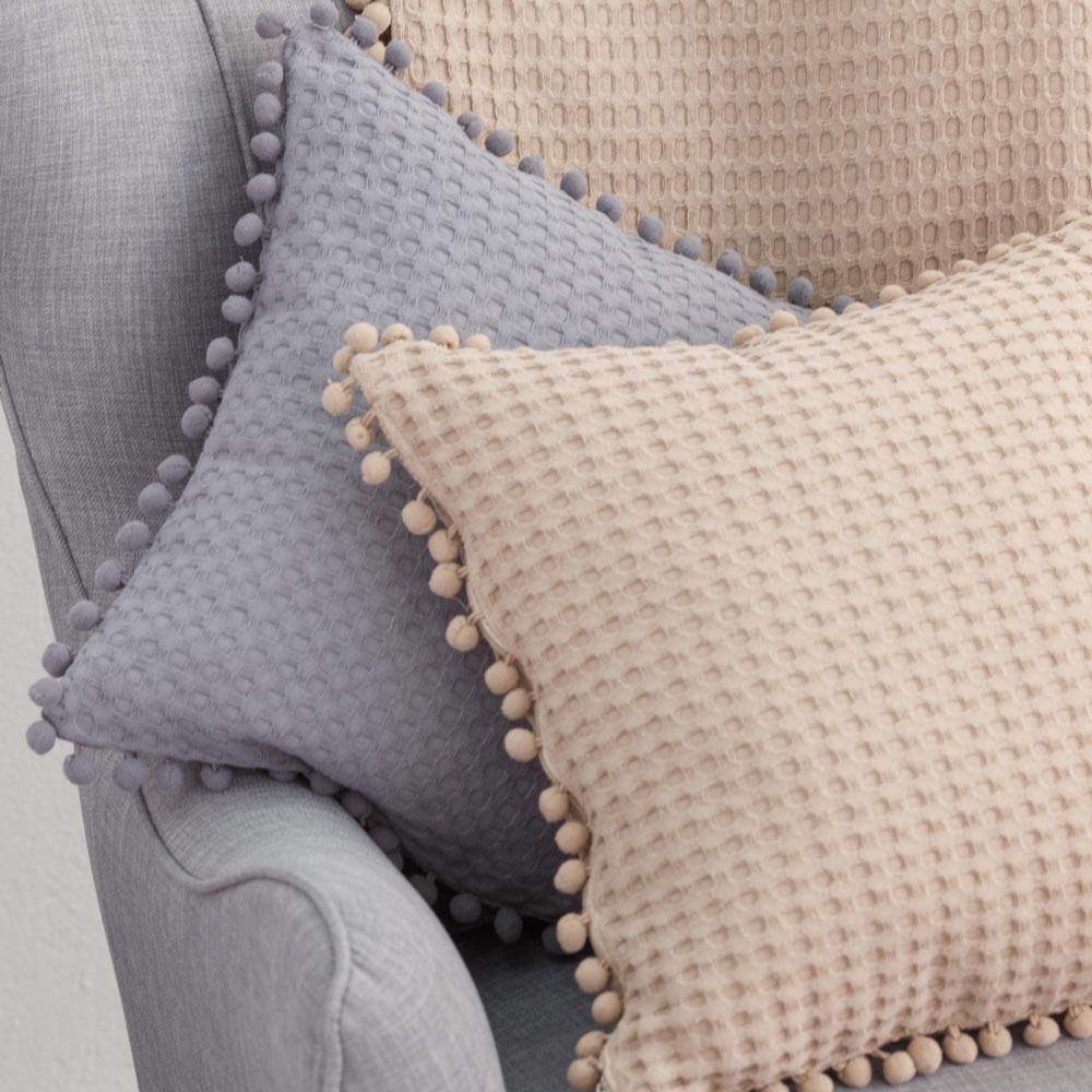Μαξιλάρι Διακοσμητικό Waffle Cubic Pom Pom από την εταιρεία Borea Home Textiles