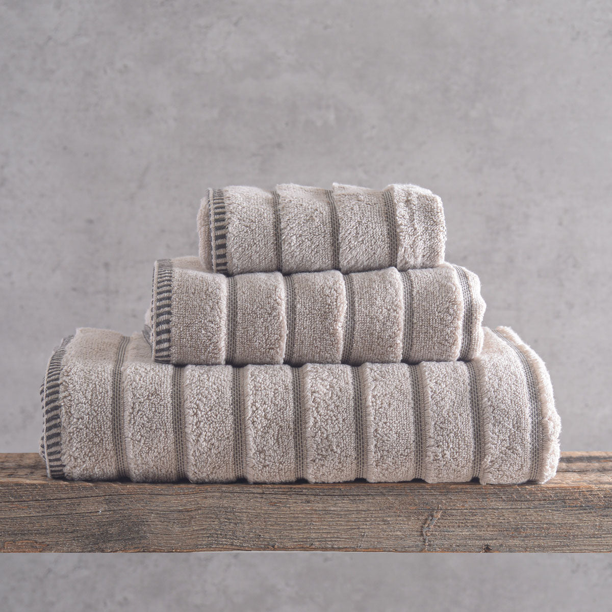 PYRAMID - Πετσέτα 100% ΒΑΜΒΑΚΙ ZERO TWIST 530gr Μπεζ από την εταιρεία Rythmos Home