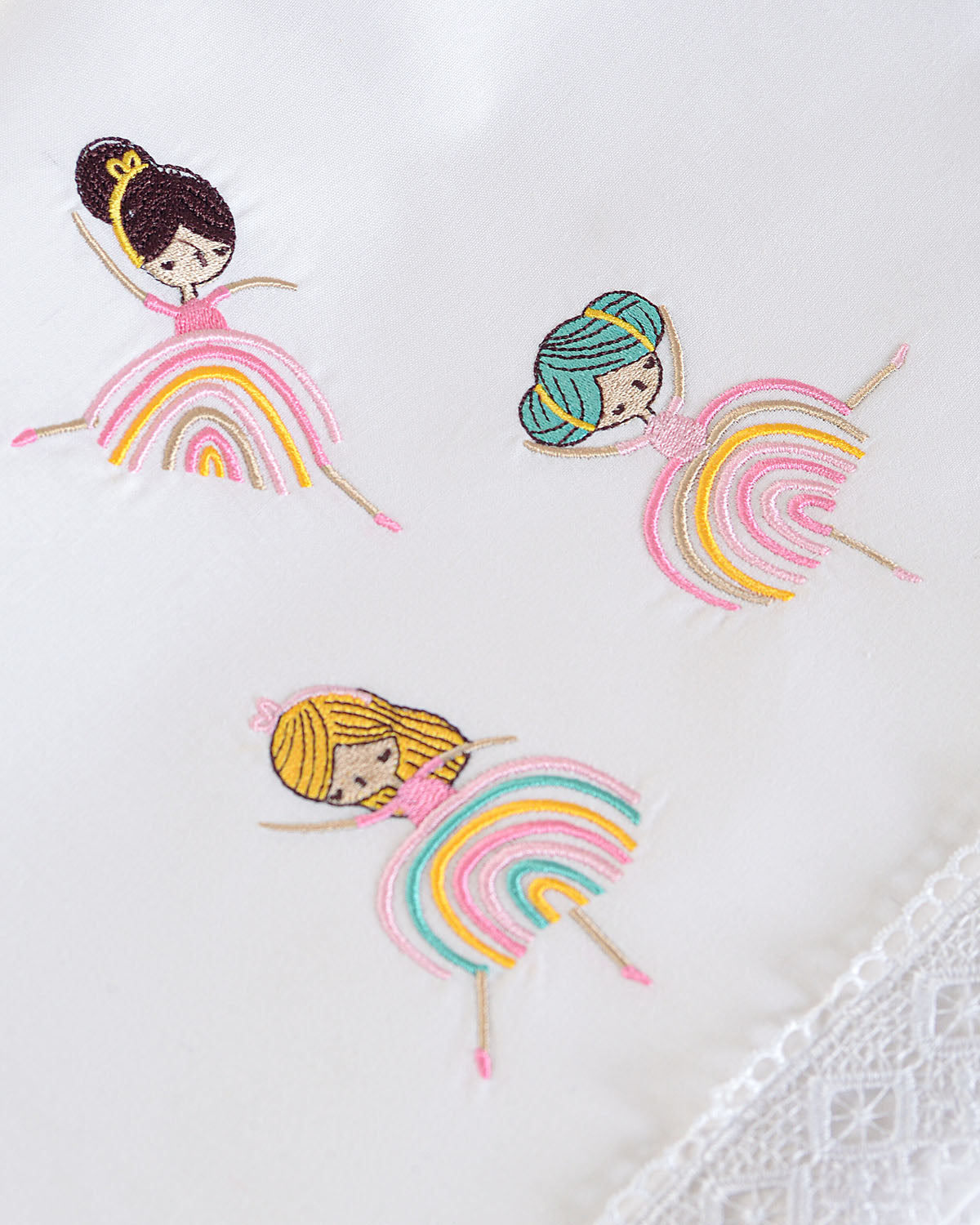RAINBOW GIRLS - Σετ σεντόνια βρεφικά 3 τεμ. με κέντημα από την εταιρεία Rythmos Home