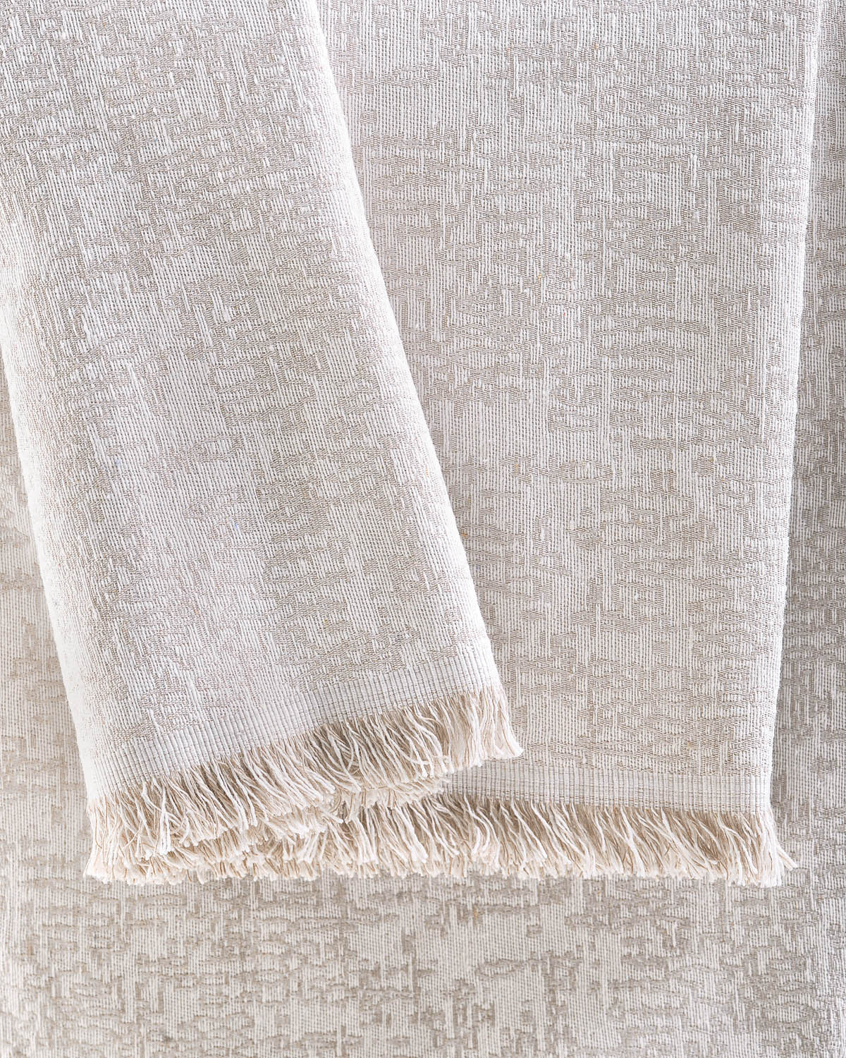 TOTEM - Ριχτάρι 180 x 240 Εκρού 180 x 240 από την εταιρεία Rythmos Home