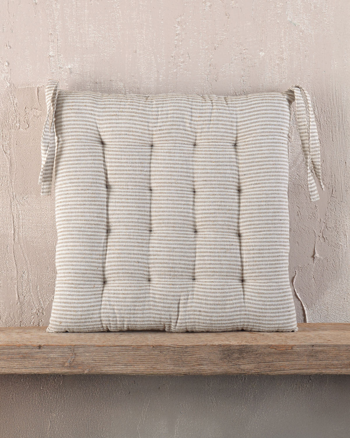 TRYPE ΡΙΓΕ Μπεζ - Μαξιλάρι ΚΑΡΕΚΛΑΣ 50 x 50 x 10 Μπεζ 50 x 50 x 10 από την εταιρεία Rythmos Home